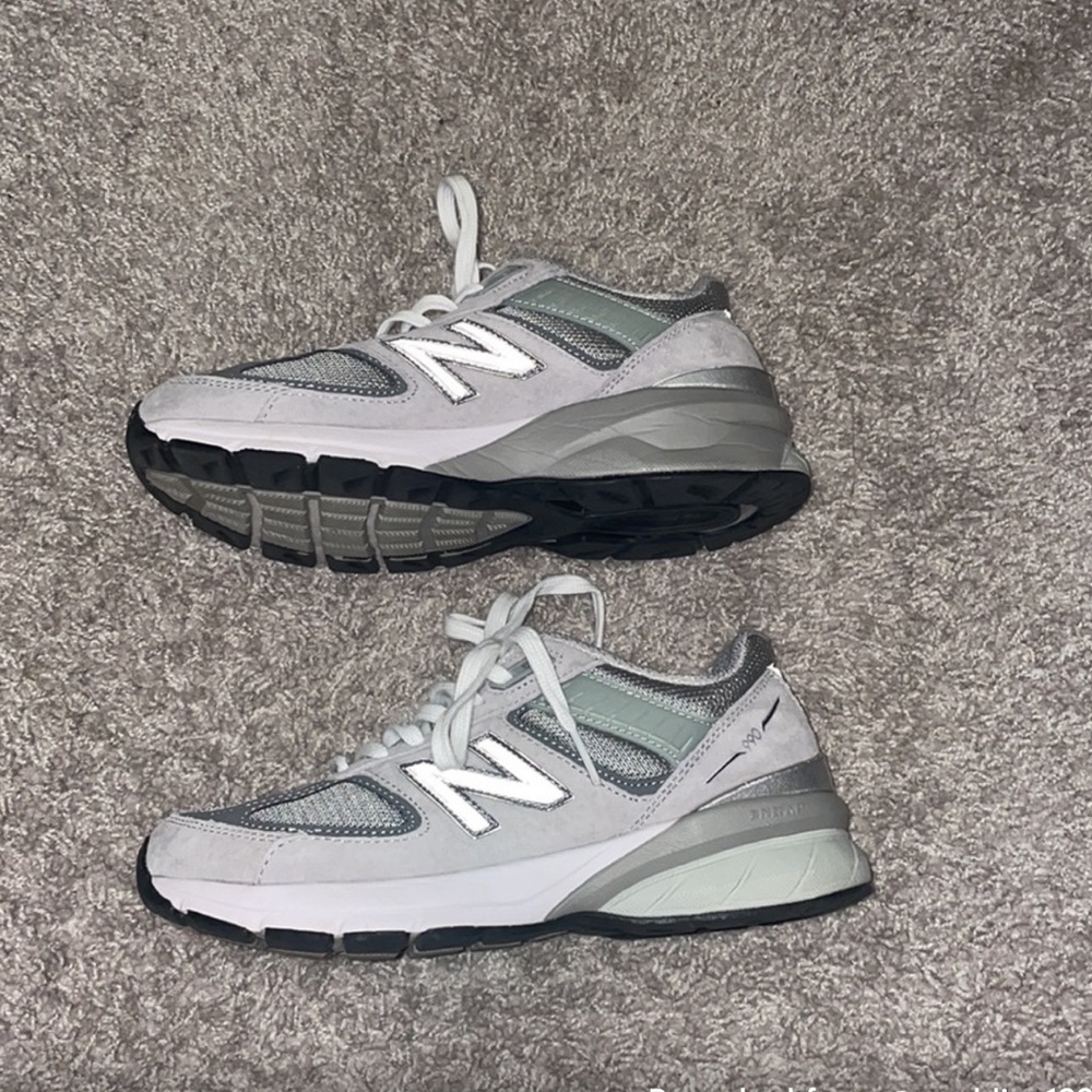 New Balance 990v5